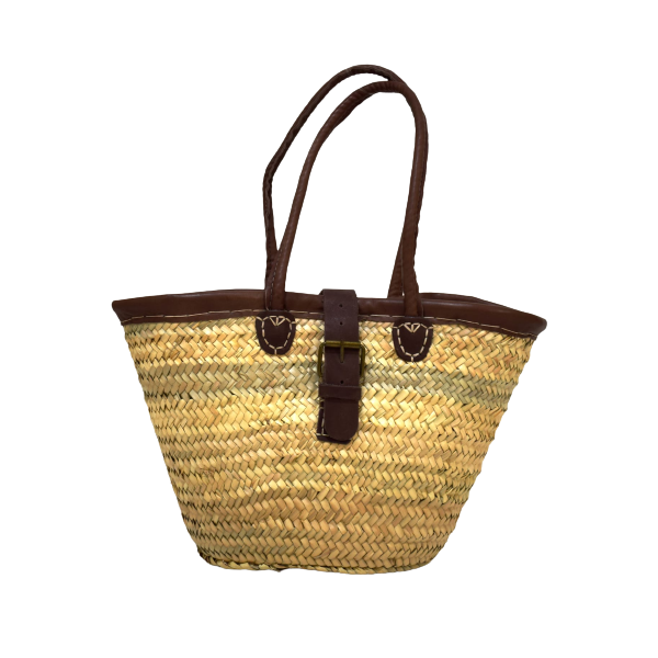 Panier en paille avec une fermeture en cuir